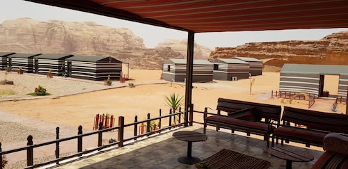 Glamping at wadi rum under the sun