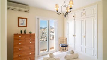 2 slaapkamers, een strijkplank/strijkijzer, gratis wifi, beddengoed