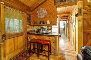 Fridge, microwave, oven, stovetop - Perfect Cabin in the Woods! HOT TUB &  Game Room! (Sevierville)