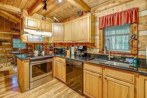 Fridge, microwave, oven, stovetop - Perfect Cabin in the Woods! HOT TUB & Game Room! (Sevierville)