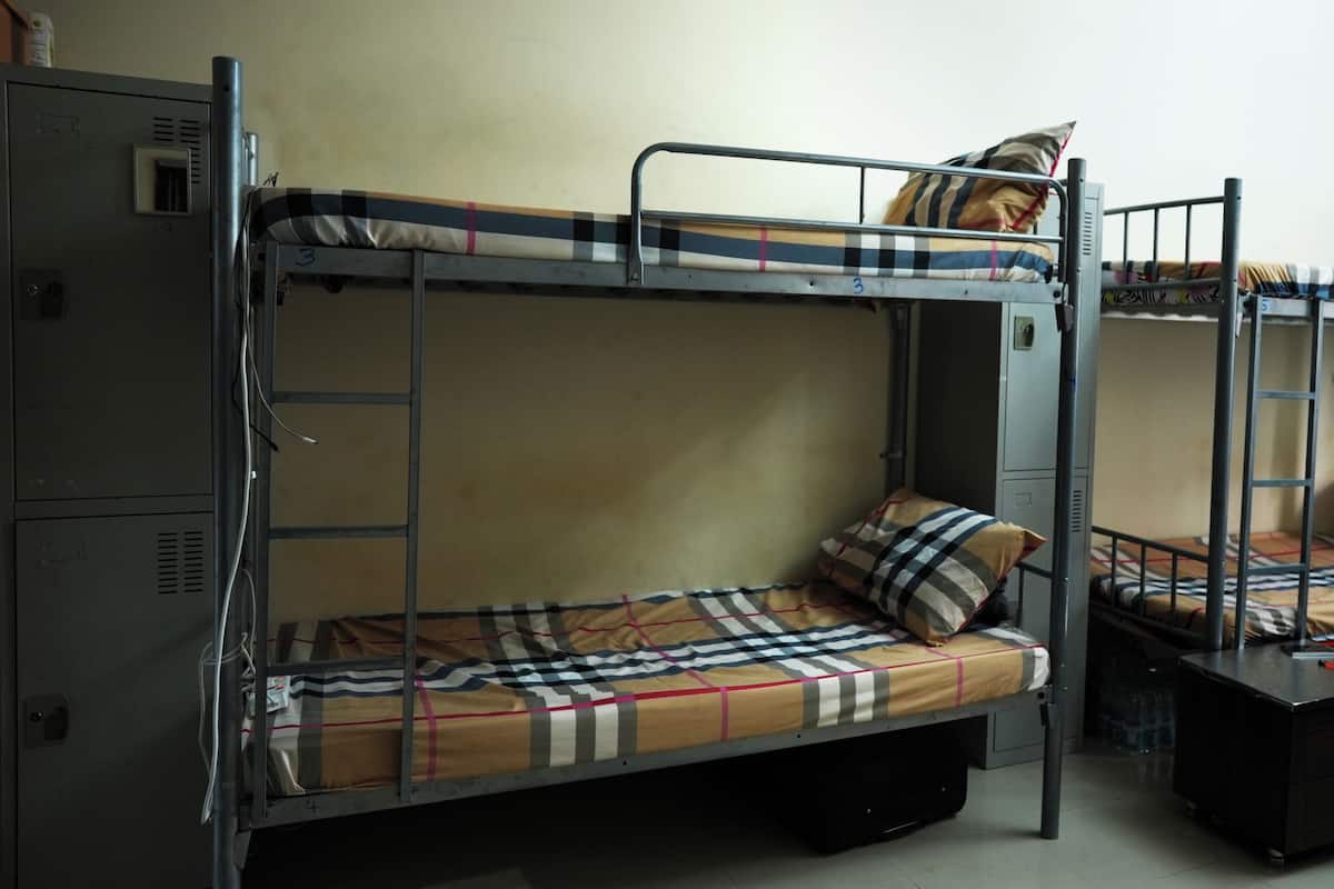 Caja de seguridad en la habitación, wifi gratis y ropa de cama