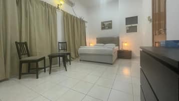 Basic Studio | In-room safe, free WiFi, bed sheets