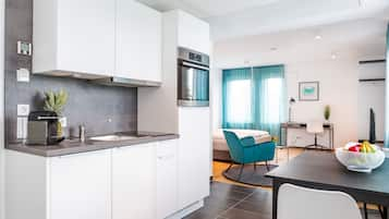 Exclusive Studio, Non Smoking, Private Bathroom | Private kitchen | Full-size fridge, oven, stovetop, dishwasher