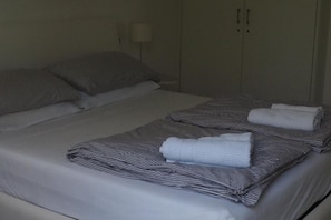 1 bedroom, desk, iron/ironing board, WiFi (free)