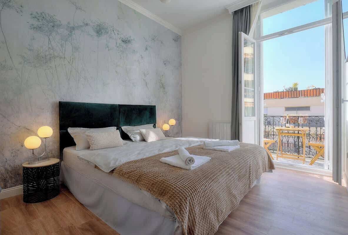 4 Schlafzimmer, Schreibtisch, Bügeleisen/Bügelbrett, Reisekinderbett