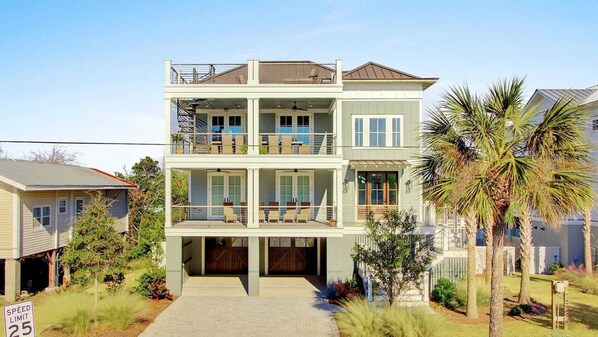 House (5 Bedrooms) | Interior