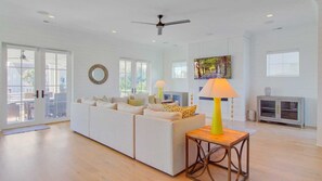 House (5 Bedrooms) | Interior