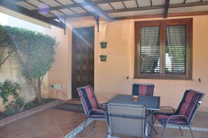 Outdoor dining - Villa Giusy Superior (Sant'Andrea Bonagia)