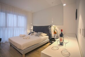 Apartamento Deluxe, 2 habitaciones, 2 baños | 2 dormitorios, escritorio, espacio para trabajar con un portátil
