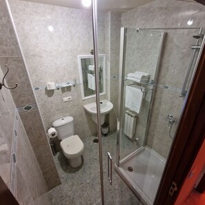 Free toiletries, towels