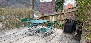 Outdoor dining - Vacation apartment for 4 people 38 m² with a view of the Lilienstein (Königstein)