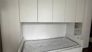 1 Schlafzimmer, Zimmersafe, BĂŒgeleisen/BĂŒgelbrett, kostenloses WLAN