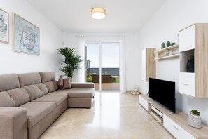Smart TV, stereo - Great Ocean View Bungalow, terrace, BBQ, pool, garage, Sunset and sea view (Santiago del Teide)
