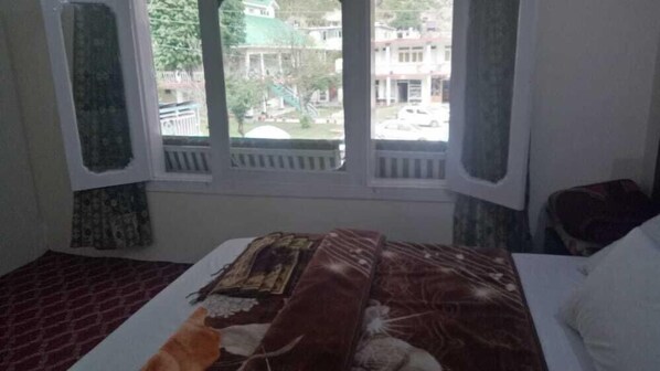 Kamar Double Deluks | Setrika/meja setrika, Wi-Fi gratis, dan seprai linen