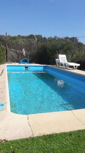 حمّام سباحة خارجي