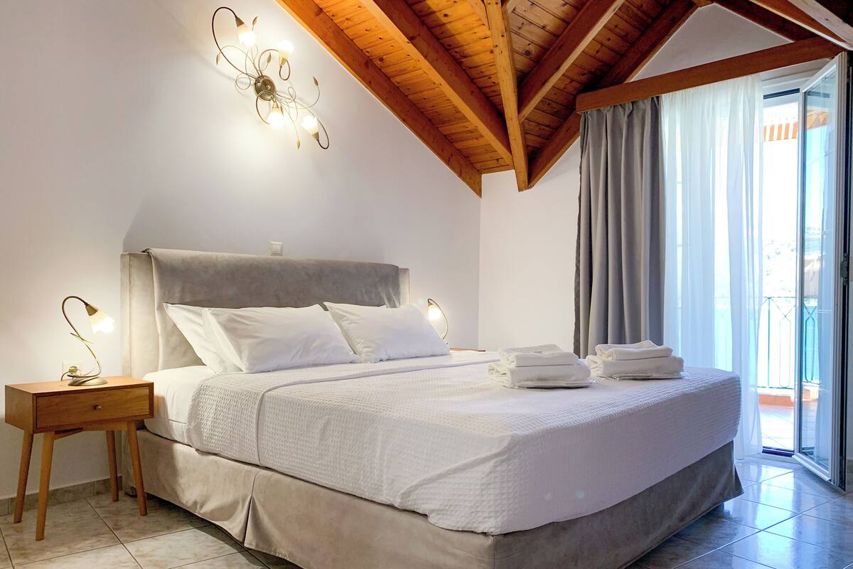 Hypo-allergenic bedding, in-room safe, individually decorated