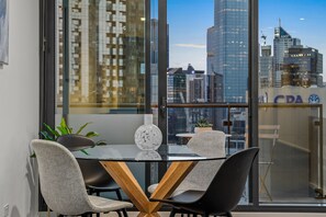 Dining - Exclusive Stays - SB Grand I (Southbank)