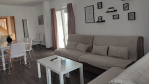 Villa (Three Bedroom Villa with Swimming Poo) | Sala de estar