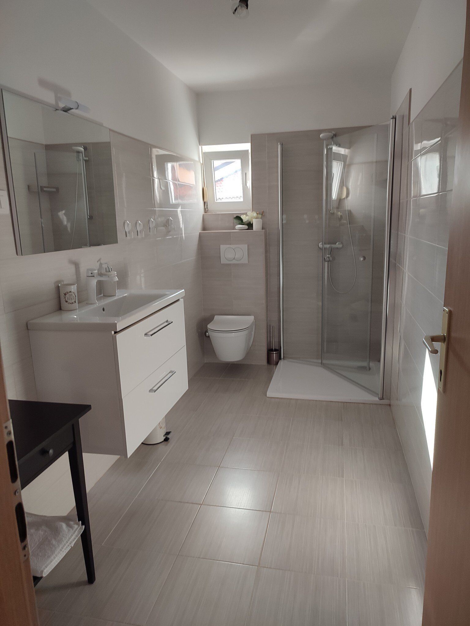 Villa (Three Bedroom Villa with Swimming Poo) | Bathroom | Shower, towels