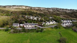Unclassified image, 4 of 32, button - 68 Clifden Glen (Clifden)