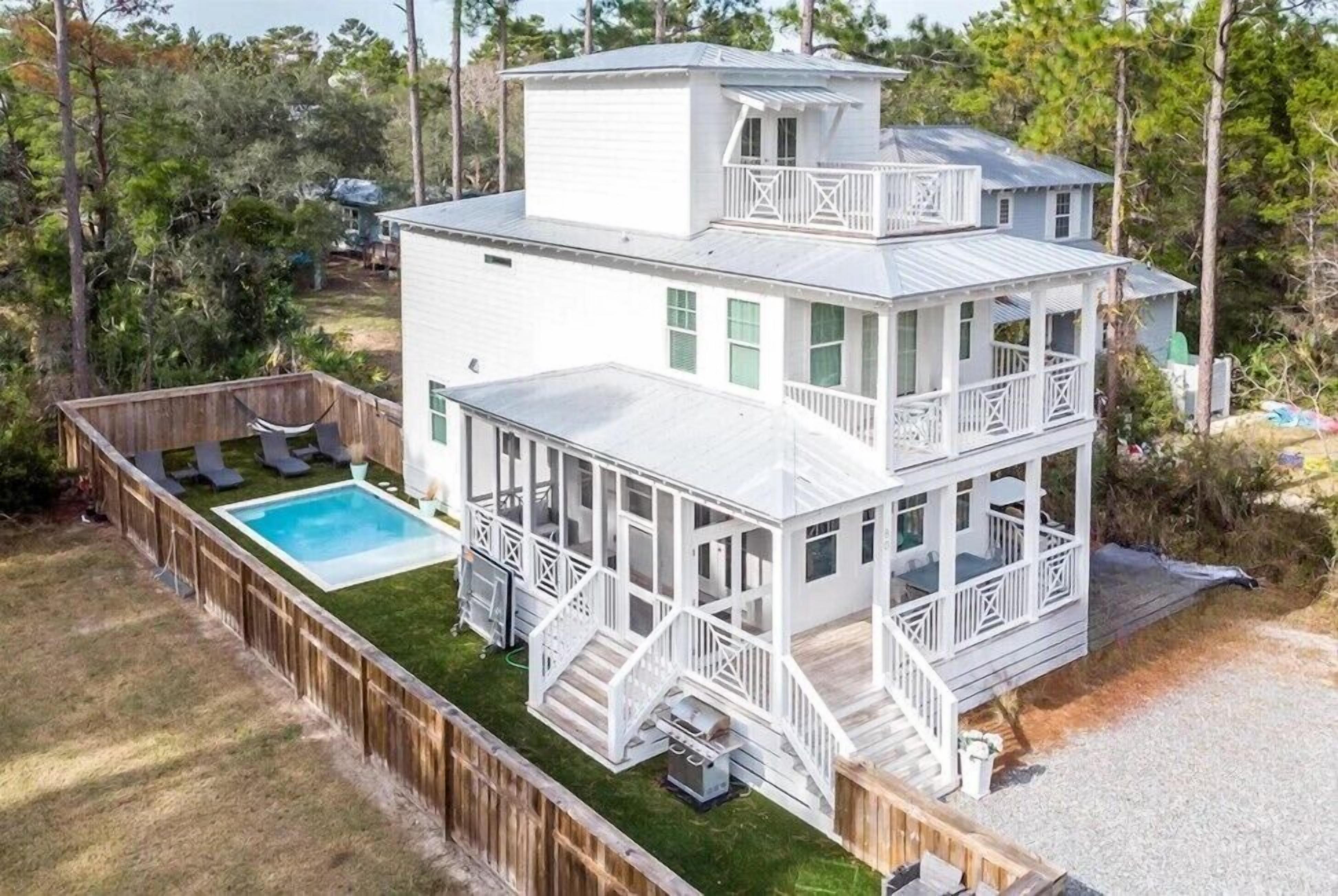 Best of Both Worlds. South of 30A, Private Pool Sleeps 12.