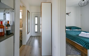 1 bedroom, free WiFi, bed sheets - Beautiful home in Peroj with WiFi (Peroj)