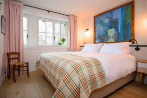 5 soverom, safe på rommet, strykejern/-brett og wi-fi