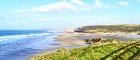 بالقرب من الشاطئ