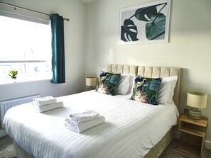 4 soverom, skrivebord, strykejern/-brett og wi-fi (inkludert)