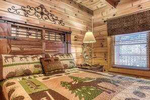 2 bedrooms, free WiFi, bed sheets - Rocky Top Heaven - Arcade Game, Resort Pool, $560 FREE tickets each paid day!!! (Sevierville)