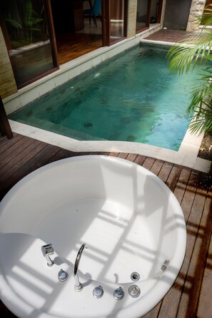 Luxury Villa | Bathroom