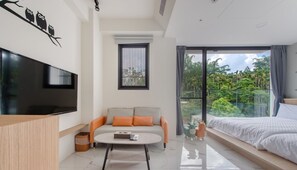 Street View Quadruple Room with Balcony | View from room - Nicewalk B&B (Yuchi)