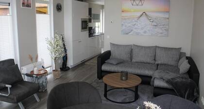 4 - person vacation home / chalet by the lake, Lathum, Netherlands, Netherlands