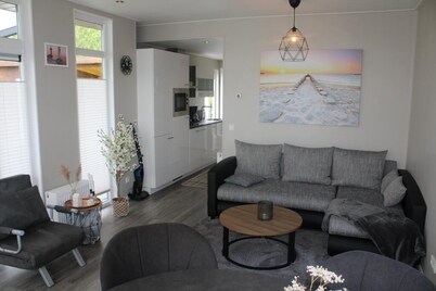 4 - person vacation home / chalet by the lake, Lathum, Netherlands, Netherlands