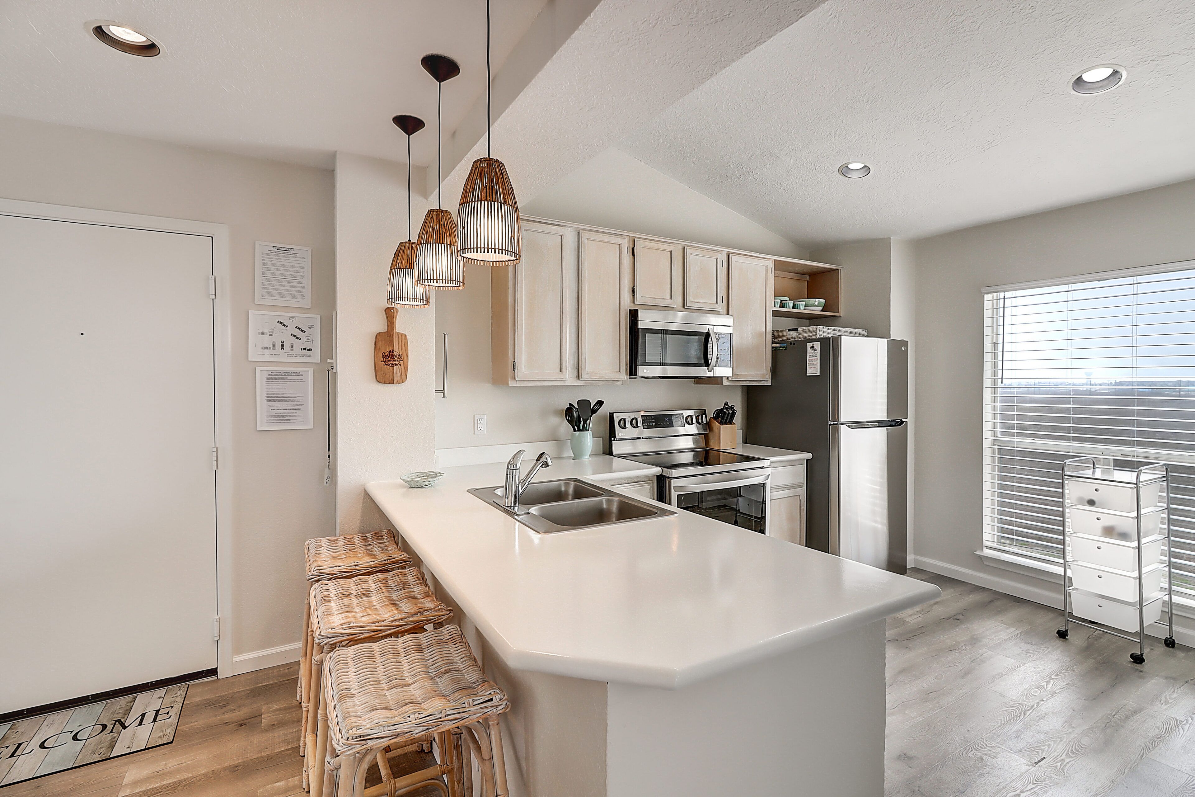 ثلاجة، ميكروويف، فرن، موقد طهي مسطح