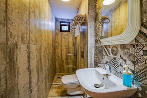 基础客房 | 浴室