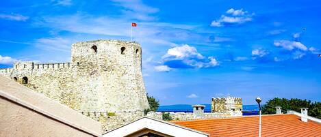 Comfort Room | Terrace/patio