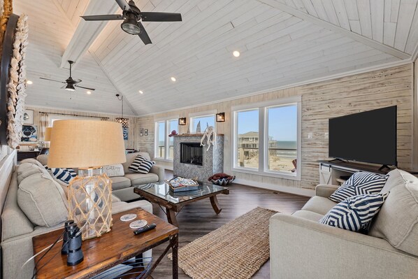 Televisio, videopelejä, DVD-soitin, kirjoja