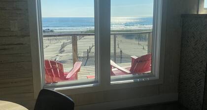 Salty Anchor oceanfront sunrise Carova4WD only! Pets not allowed!
