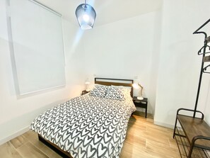 1 bedroom, free WiFi, bed sheets - China Town Madrid 02 (Madrid)