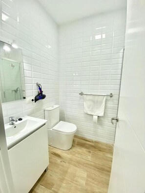 Hair dryer, towels