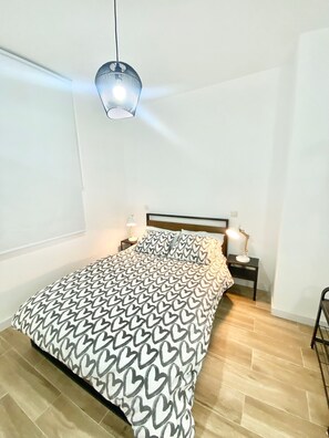 1 bedroom, free WiFi, bed sheets - China Town Madrid 02 (Madrid)