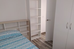 3 bedrooms, WiFi, bed sheets - Cozy apartment 2 minutes walk from the beach (Almería)