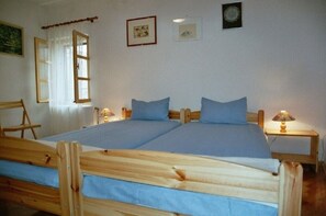 3 bedrooms, free WiFi, bed sheets