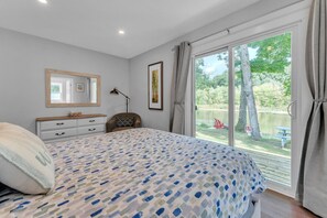 3 bedrooms, desk, iron/ironing board, WiFi