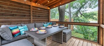 The Riverside Retreat | Beach, Kayaks, Fire Pit