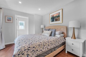 3 Schlafzimmer, Schreibtisch, Bügeleisen/Bügelbrett, WLAN