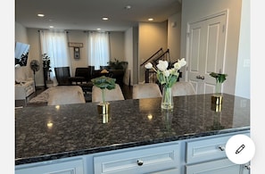 Interior - Stunning four-bedroom town home located in Millersville (Millersville)