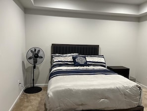 3 bedrooms, desk, iron/ironing board, free WiFi