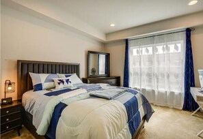 3 bedrooms, desk, iron/ironing board, free WiFi